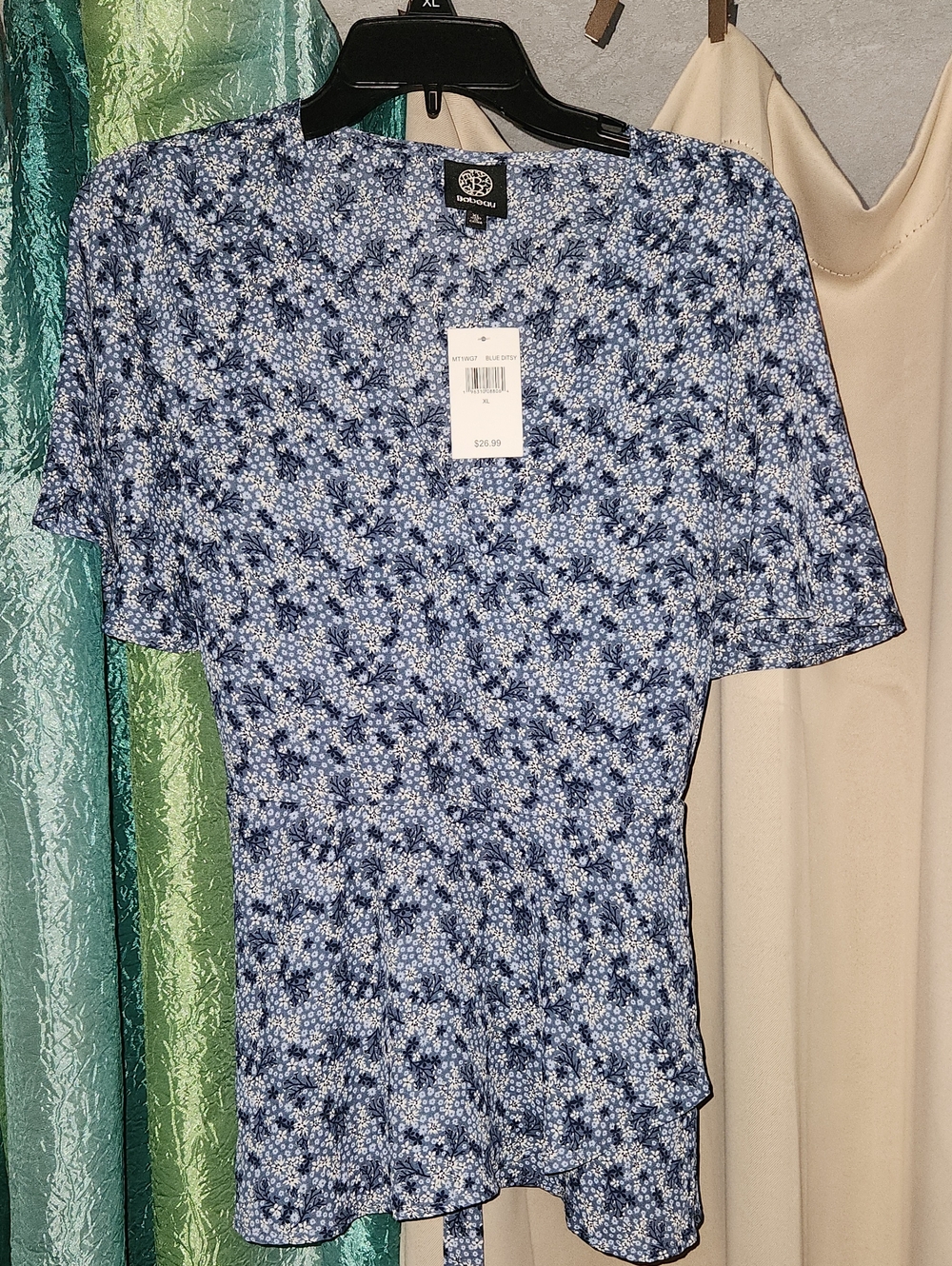 bobeau Blue Floral Short-Sleeve V-Neck Blouse